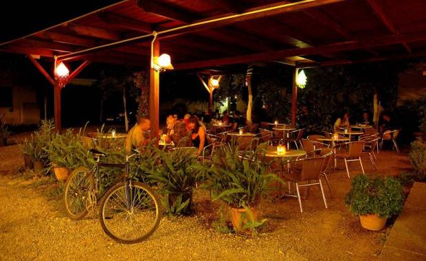 camping finikes cafe-bar