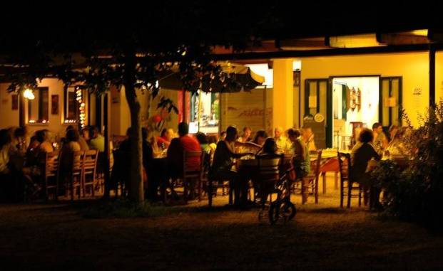 camping finikes restaurant